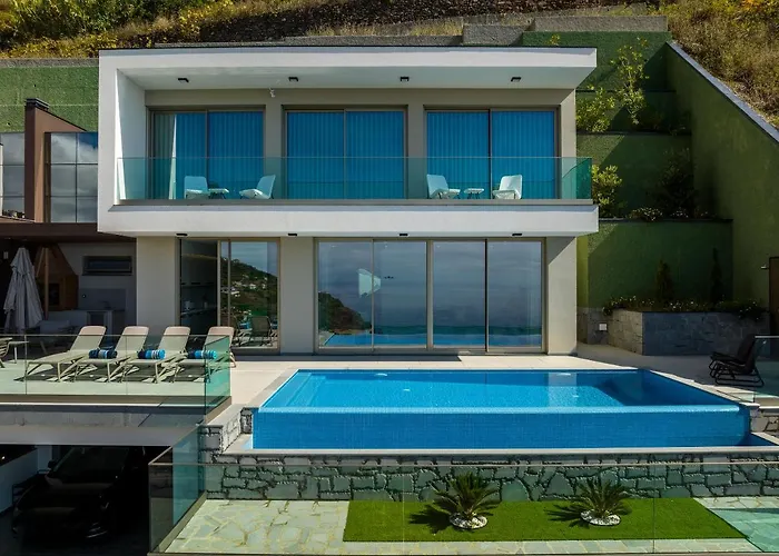 Luxury Bianca By Madeira * Arco da Calheta (Madeira)